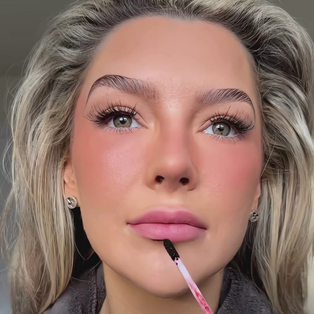 Lip Liner Liquid - Definizione impeccabile e lunga tenuta